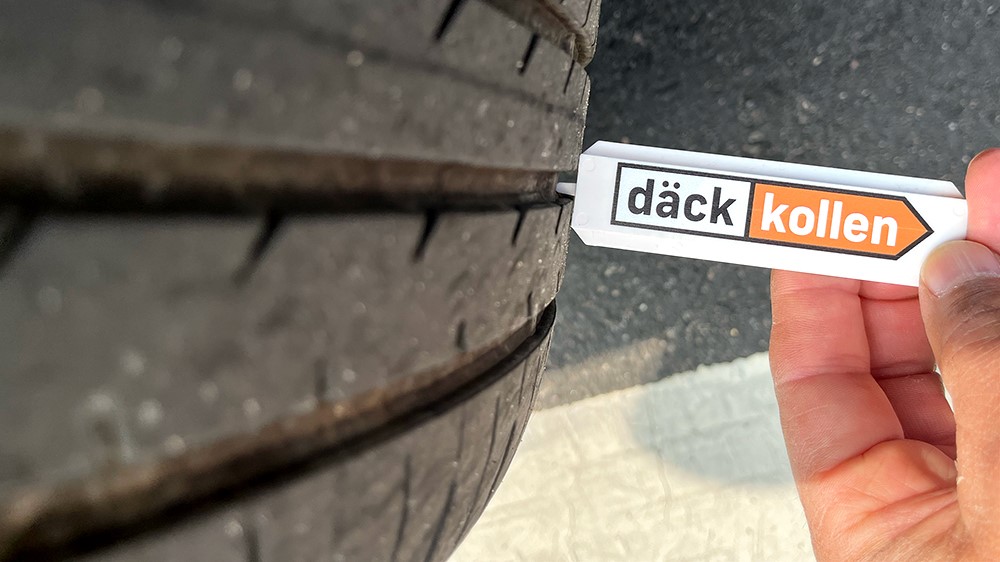 Vi kollar dina däck!